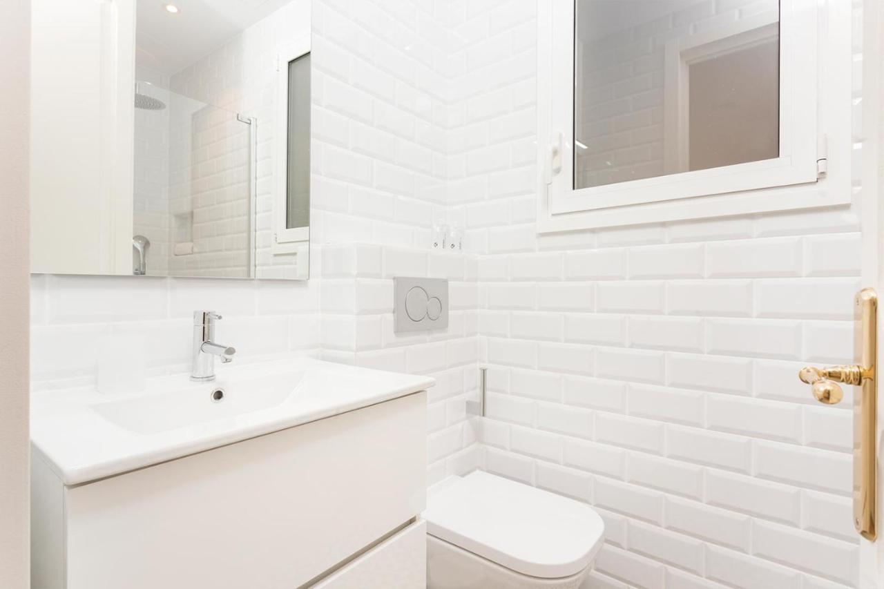Cozy Apartment Close To Passeig De Gracia Barcelona Eksteriør bilde